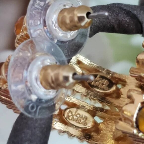 Signed Joan Rivers 3/4 Hoop Earrings with Gold tone and Amber tone Beads - Picture 10 of 10